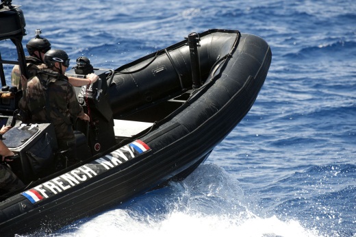 <multi> [fr] Patrouille en mer des Caraïbes [en] Maritime patrol in the Caribbean sea <multi/>